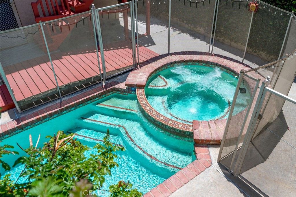 Image 5 of property listing at 3517 E 2nd, Long Beach, CA 90803