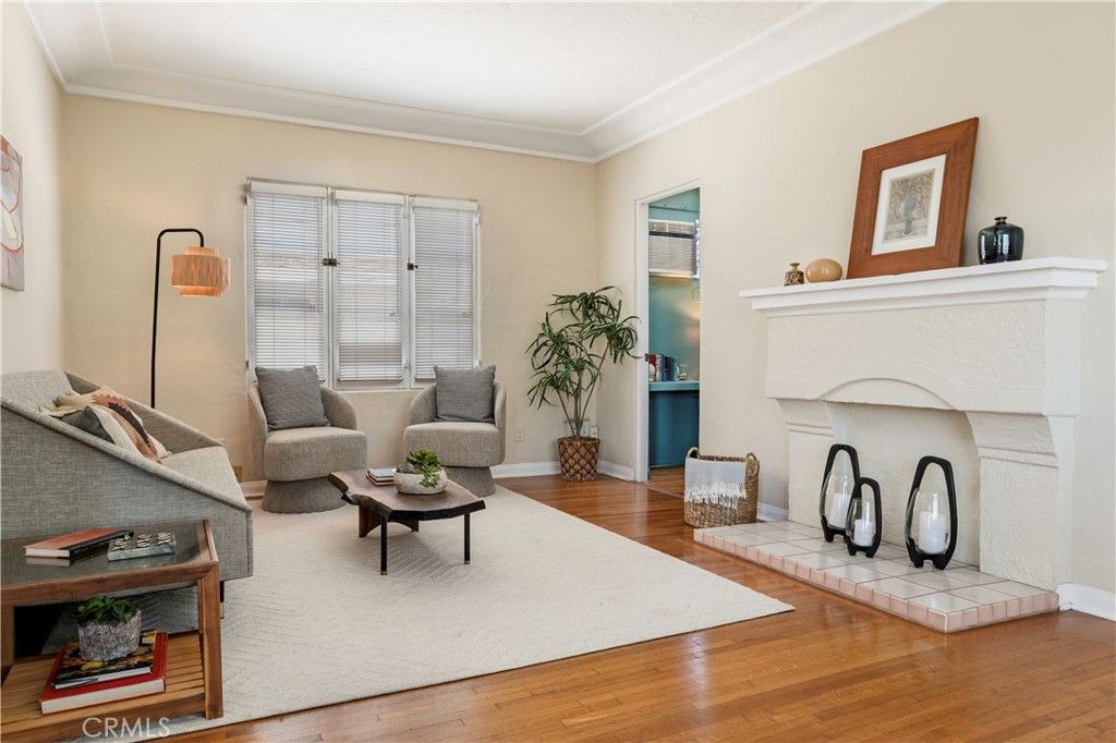 Image 8 of property listing at 3517 E 2nd, Long Beach, CA 90803