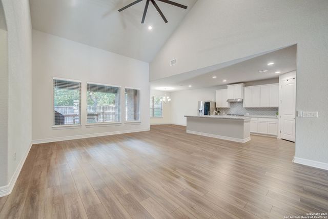 28815 Shadowrock, San Antonio, TX 78260