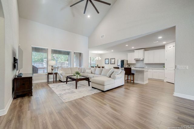 28815 Shadowrock, San Antonio, TX 78260