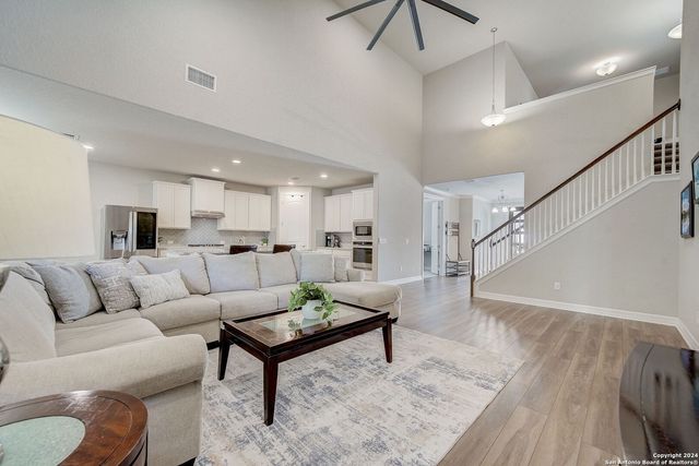 28815 Shadowrock, San Antonio, TX 78260