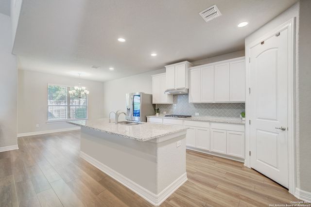 28815 Shadowrock, San Antonio, TX 78260