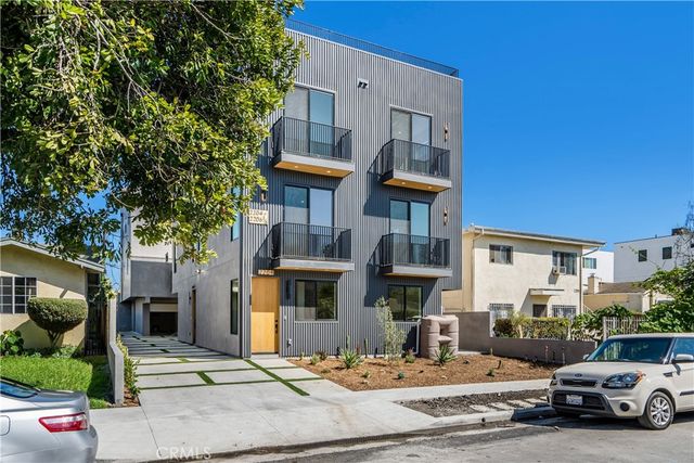 2204 Carmona, Los Angeles, CA 90016