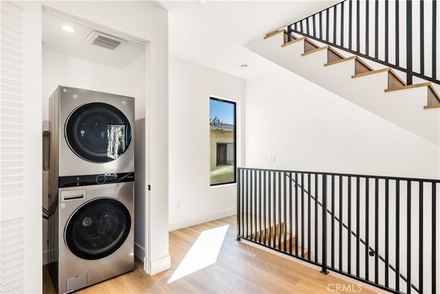 2204 Carmona, Los Angeles, CA 90016