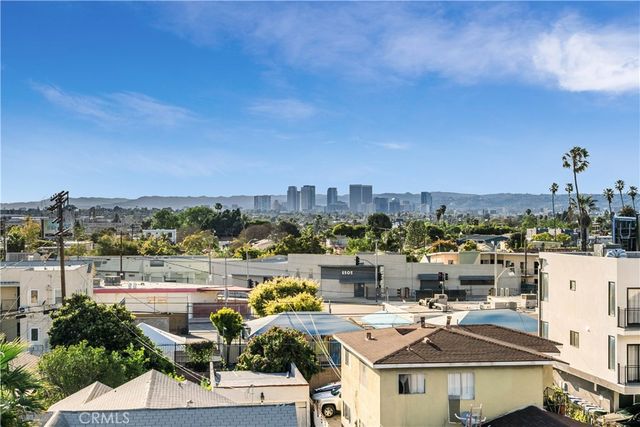 2204 Carmona, Los Angeles, CA 90016