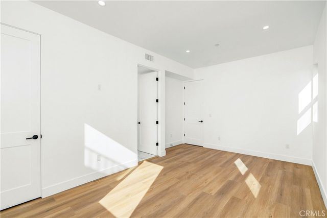 2204 Carmona, Los Angeles, CA 90016