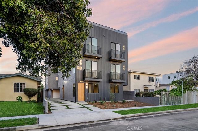 2204 Carmona, Los Angeles, CA 90016