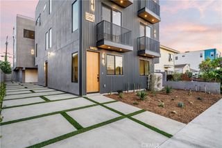 2204 Carmona, Los Angeles, CA 90016