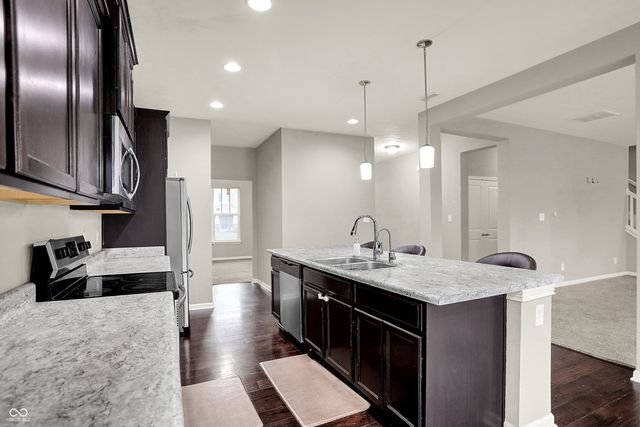 1333 Old Heritage Place, Greenwood, IN 46143