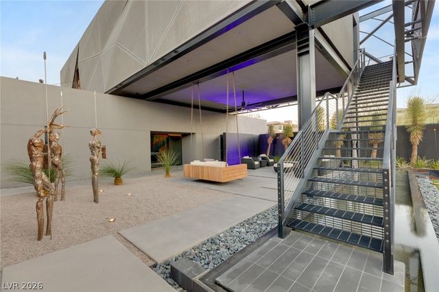 20 Soaring Bird Court, Las Vegas, NV 89135