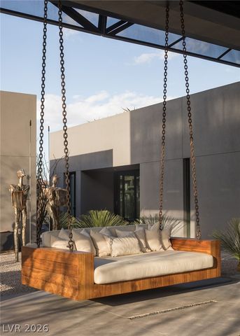 20 Soaring Bird Court, Las Vegas, NV 89135