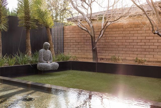 20 Soaring Bird Court, Las Vegas, NV 89135