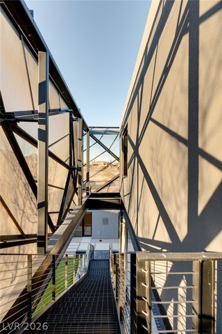 20 Soaring Bird Court, Las Vegas, NV 89135