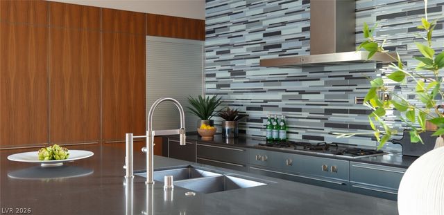 20 Soaring Bird Court, Las Vegas, NV 89135