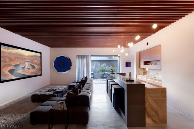 20 Soaring Bird Court, Las Vegas, NV 89135