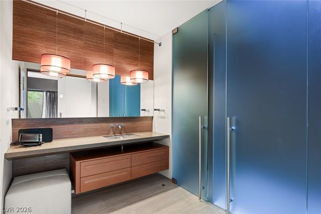 20 Soaring Bird Court, Las Vegas, NV 89135