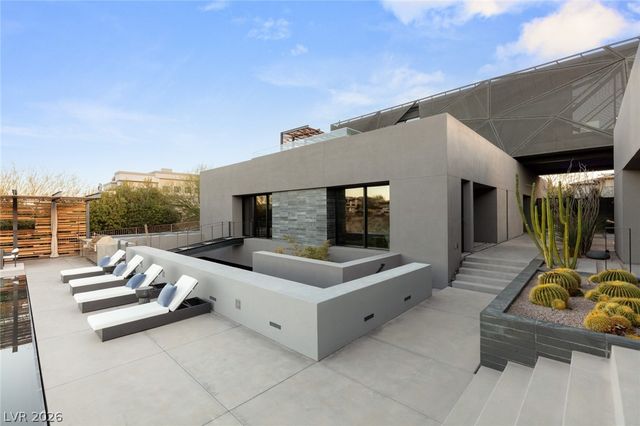 20 Soaring Bird Court, Las Vegas, NV 89135