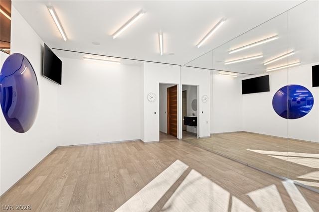 20 Soaring Bird Court, Las Vegas, NV 89135