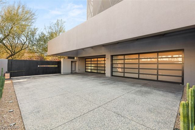 20 Soaring Bird Court, Las Vegas, NV 89135