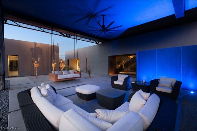 20 Soaring Bird Court, Las Vegas, NV 89135