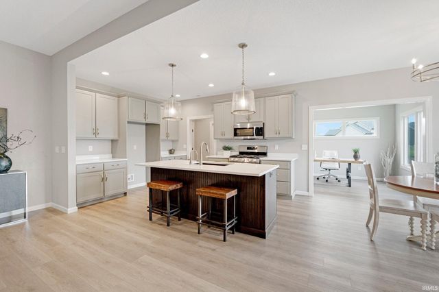 17890 Carne Cove, Leo, IN 46765