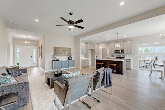 17890 Carne Cove, Leo, IN 46765