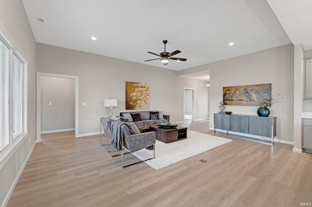 17890 Carne Cove, Leo, IN 46765