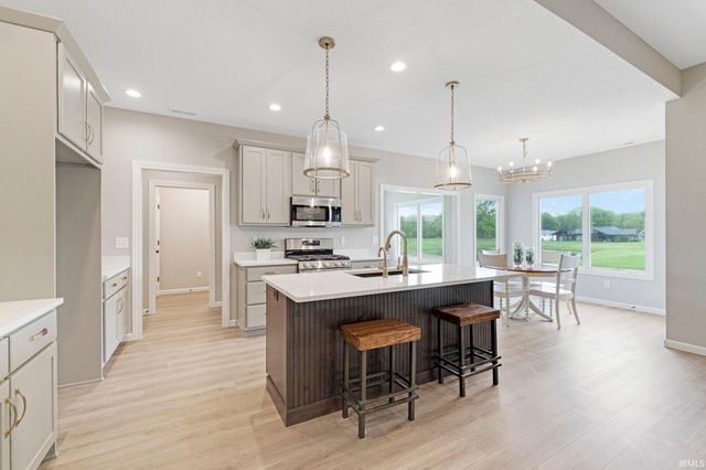 17890 Carne Cove, Leo, IN 46765