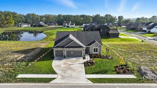 17890 Carne Cove, Leo, IN 46765