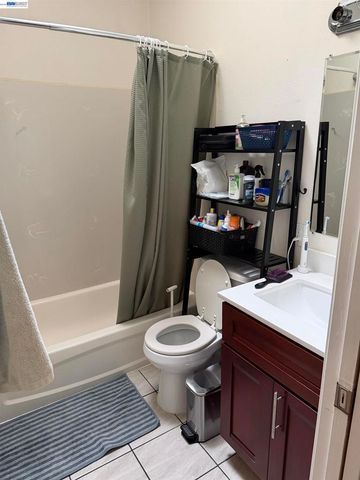 3227 Galindo St, Oakland, CA 94601