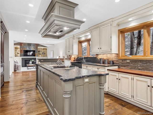 67 Oak Way, Evergreen, CO 80439