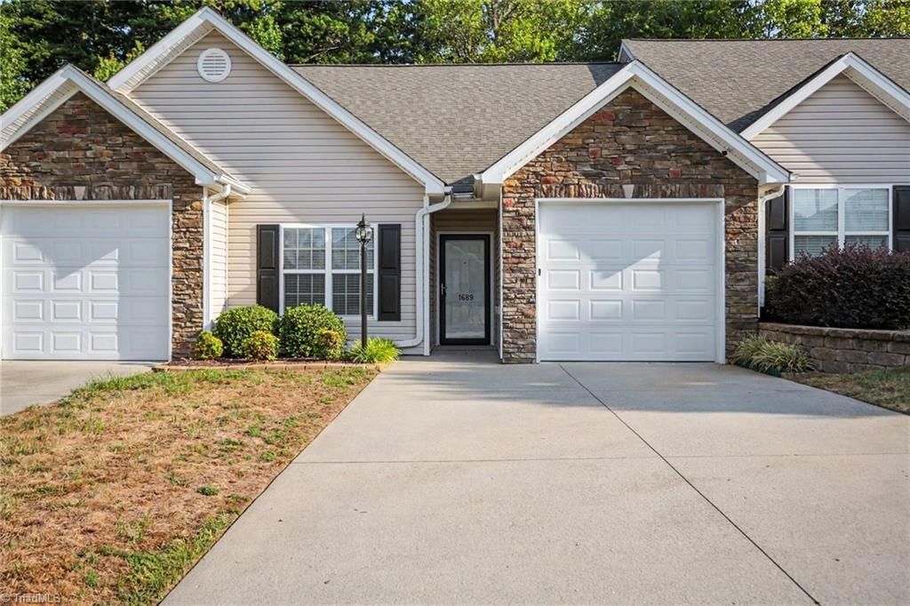 1689 Grand Springs Drive, Winston-salem, NC 27127