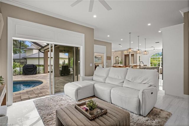 2035 Teagarden LN, Naples, FL 34110