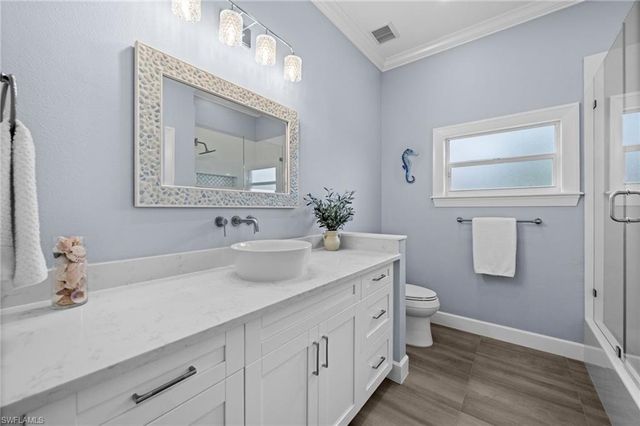 2035 Teagarden LN, Naples, FL 34110