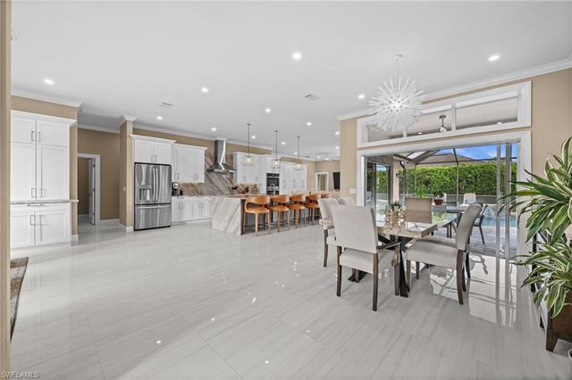 2035 Teagarden LN, Naples, FL 34110