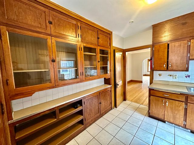 2010 S 11th Avenue, Maywood, IL 60153