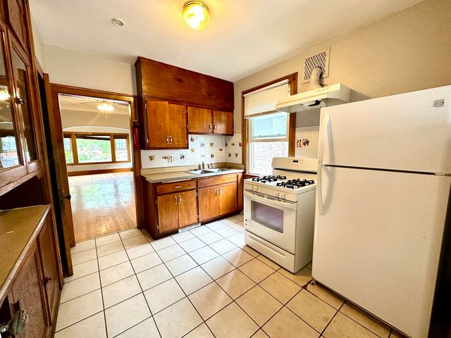 2010 S 11th Avenue, Maywood, IL 60153