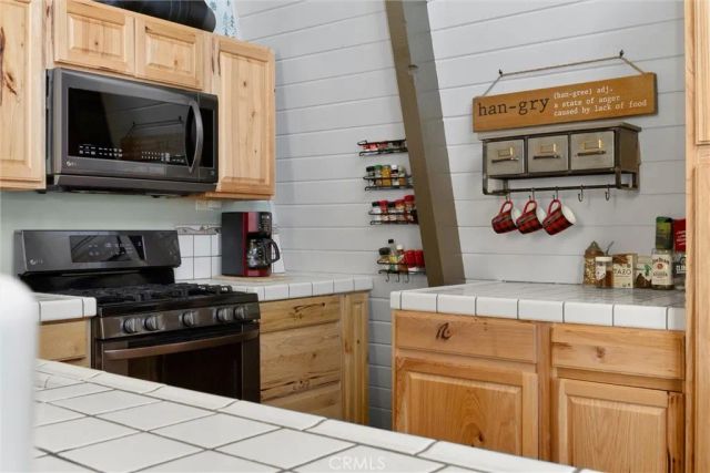 2116 Glacier Drive, Pine Mountain Club, CA 93222