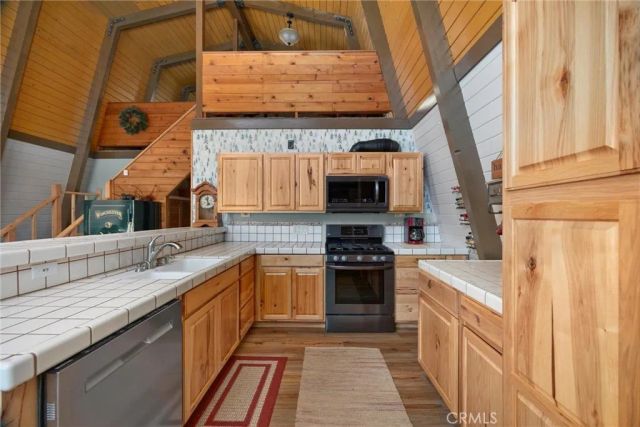 2116 Glacier Drive, Pine Mountain Club, CA 93222
