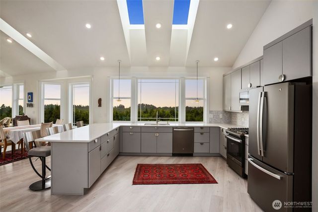 3030 Ocean View Court, Ilwaco, WA 98624