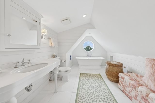 6191 S County Line Road, Burr Ridge, IL 60527