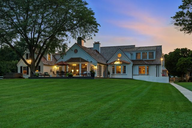 6191 S County Line Road, Burr Ridge, IL 60527