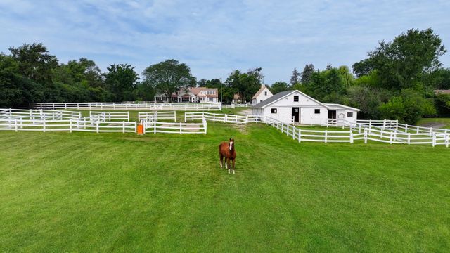 6191 S County Line Road, Burr Ridge, IL 60527