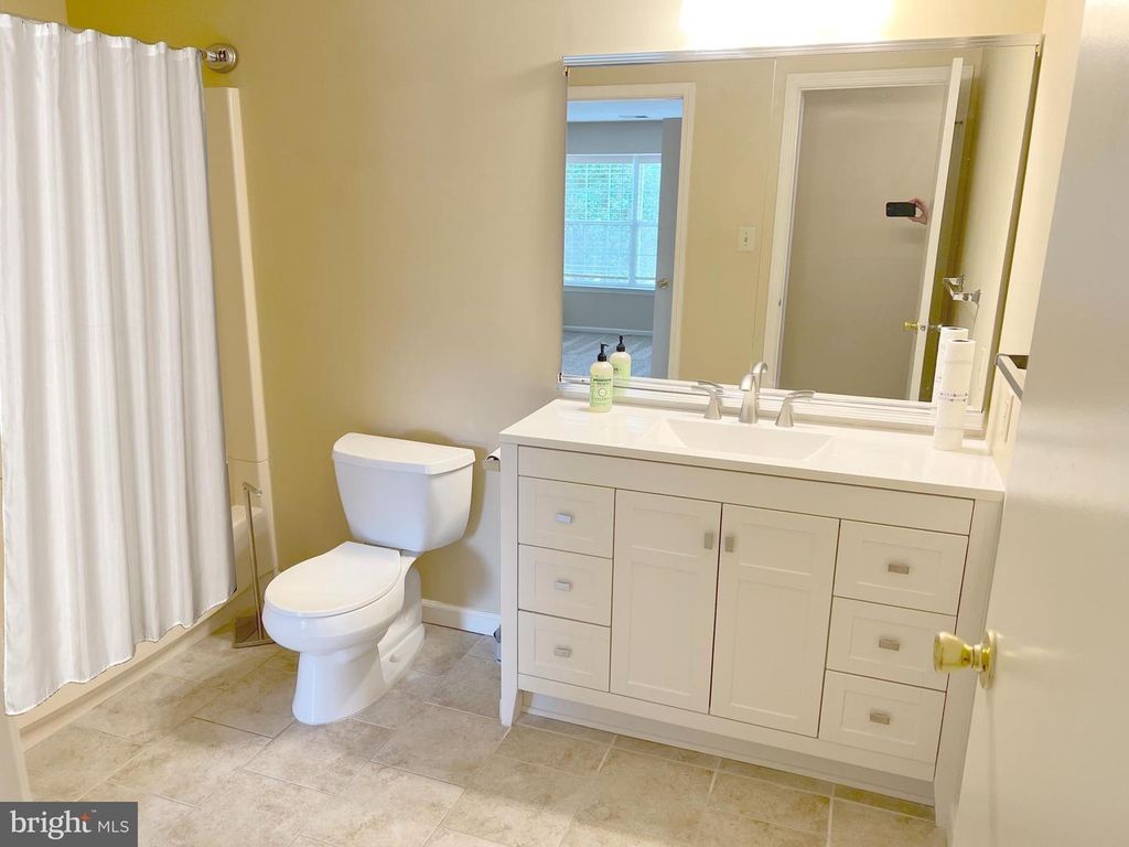 402 BEDFORD CT #402, Quakertown, PA 18951