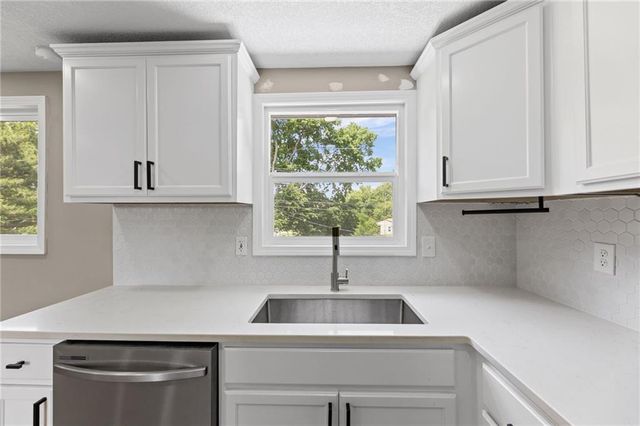 6508 E 155th Street, Grandview, MO 64030