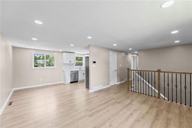 6508 E 155th Street, Grandview, MO 64030