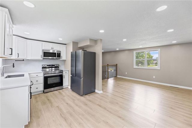 6508 E 155th Street, Grandview, MO 64030