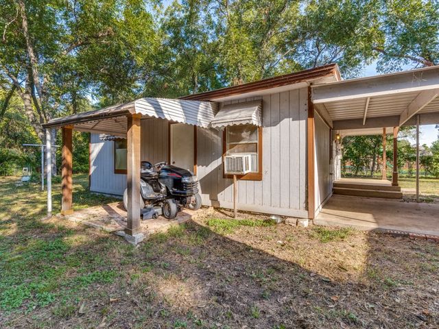 1505 Woods Lane, Haltom City, TX 76117