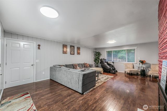 4736 164th, Tukwila, WA 98188