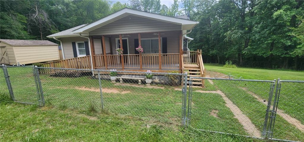520 Chestnut Ridge Road, Marietta, SC 29661